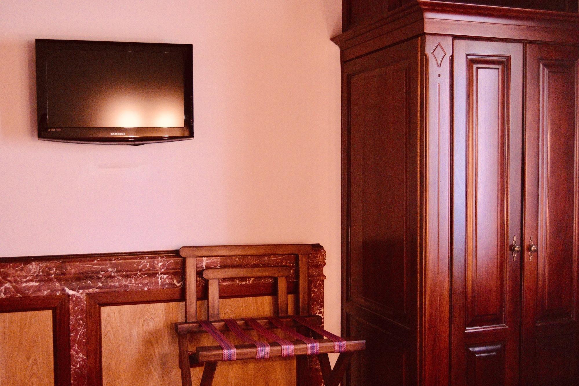 Brilant Antik Hotel Tirana Extérieur photo