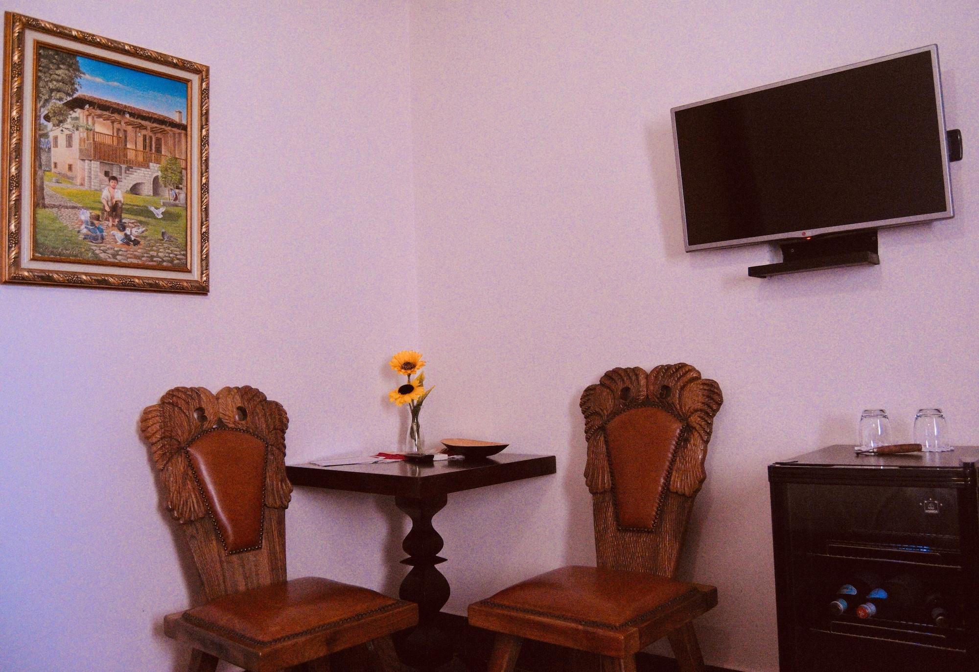 Brilant Antik Hotel Tirana Extérieur photo