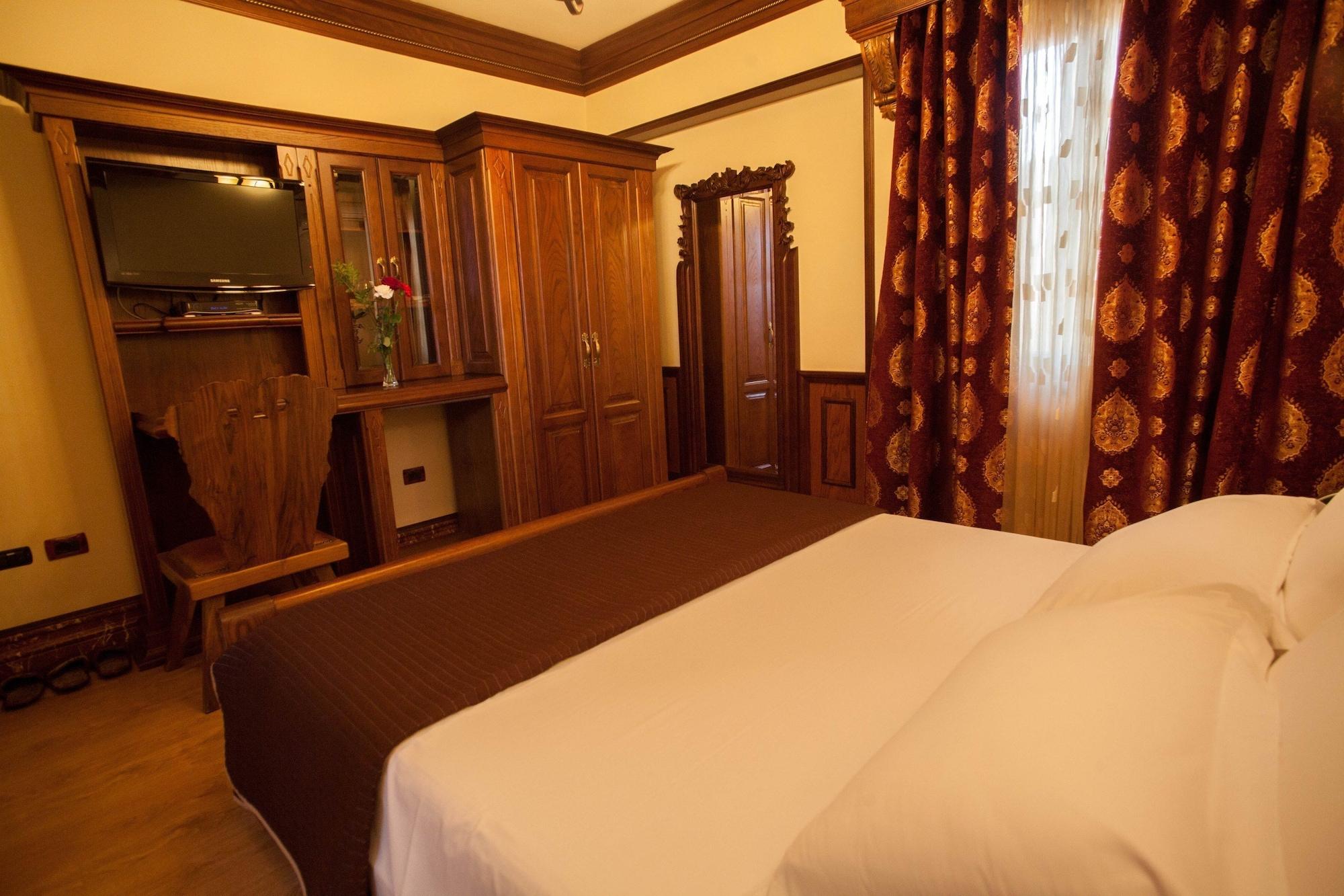 Brilant Antik Hotel Tirana Extérieur photo