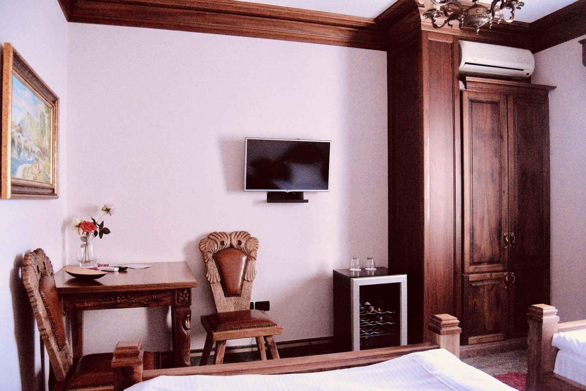 Brilant Antik Hotel Tirana Extérieur photo
